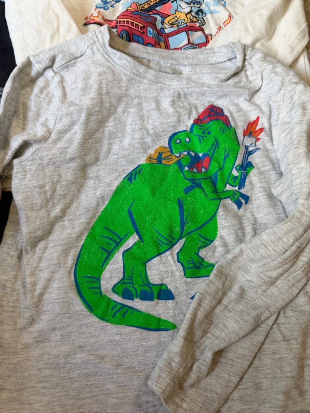 5T boys lot of 5 shirts - old navy cat and jack